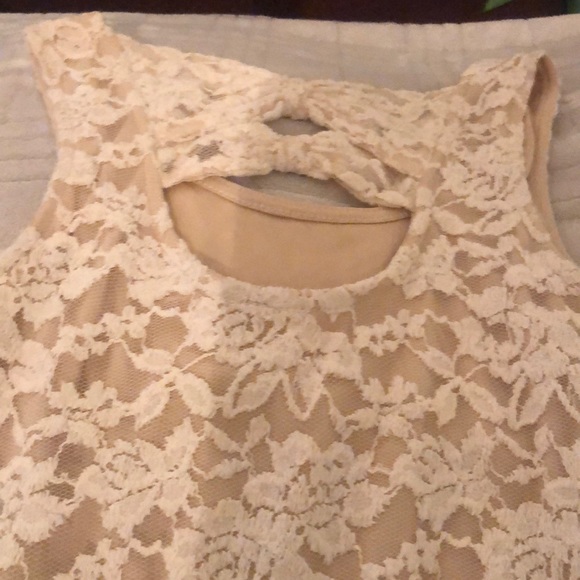 Cream lace dress - Picture 3 of 3